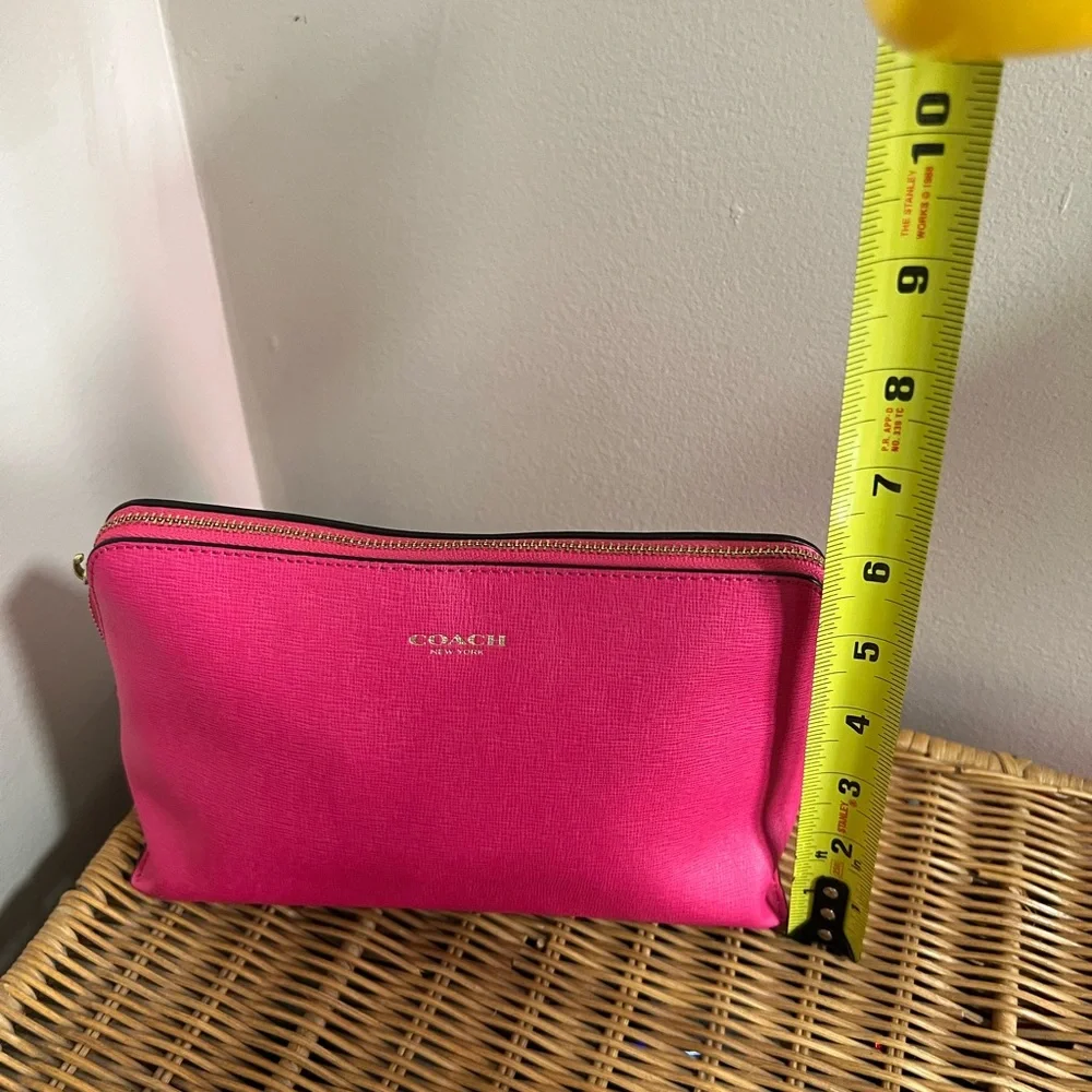 Medium Coach Pink Fuchsia cosmetic bag canvas material wipeable. - Picture 7 of 7